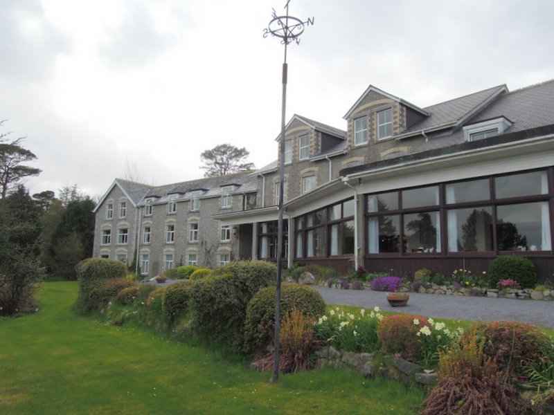 {short description of image}