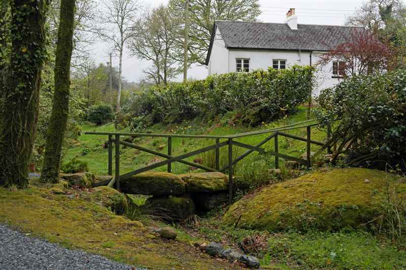 {short description of image}