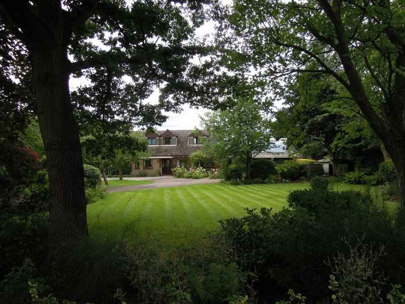 {short description of image}