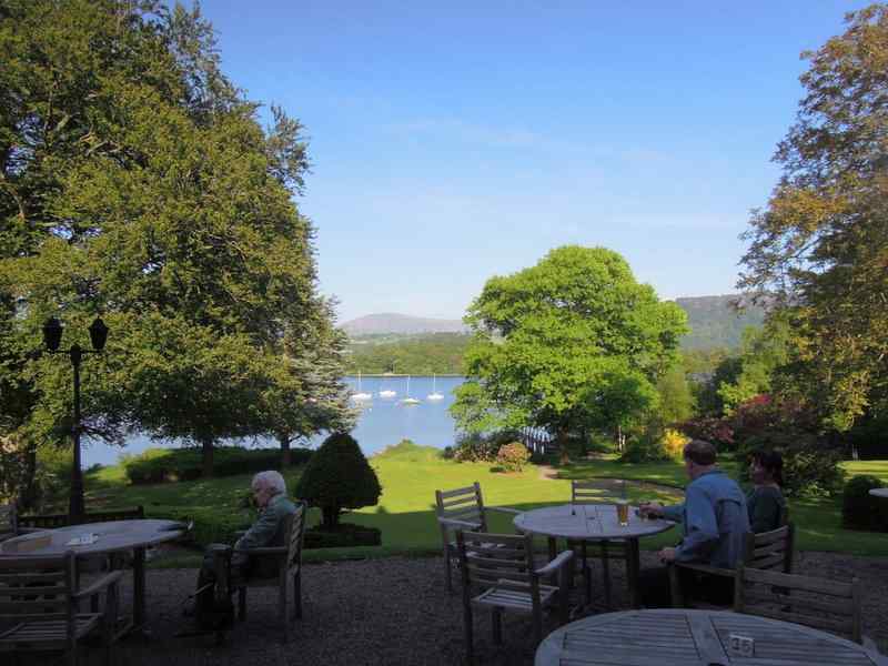 {short description of image}