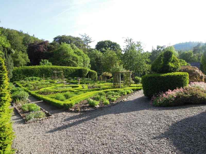 {short description of image}