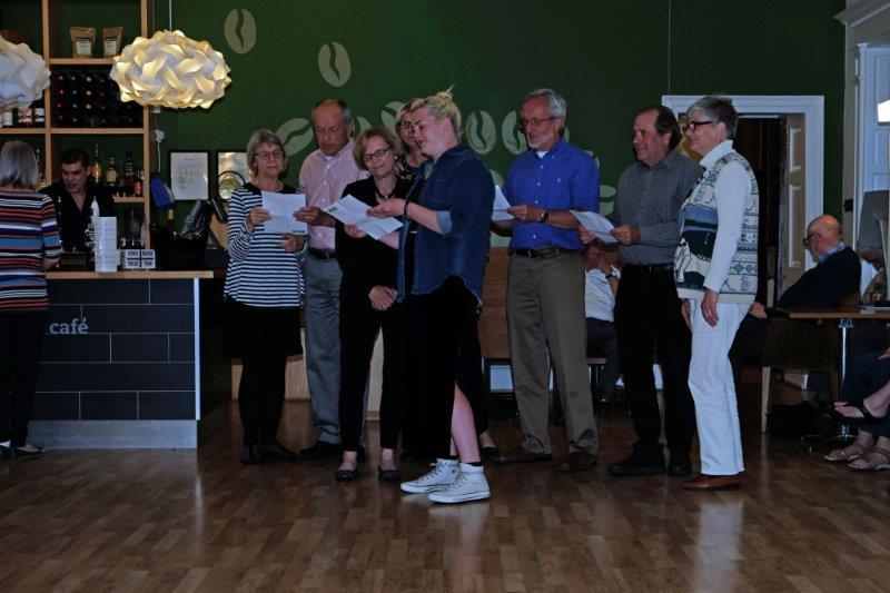 {short description of image}