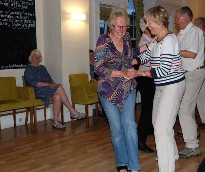 {short description of image}