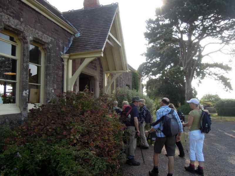 {short description of image}