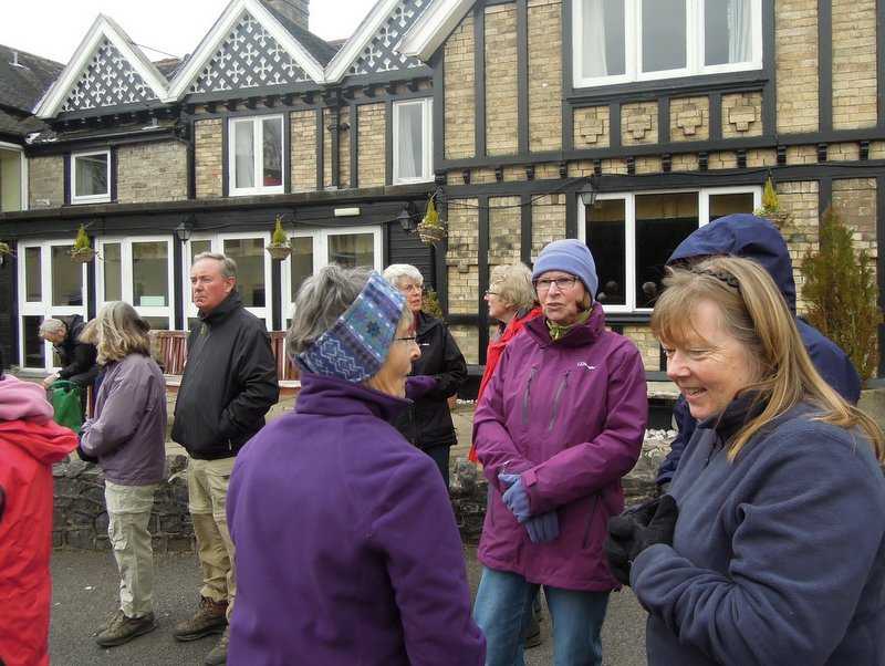 {short description of image}