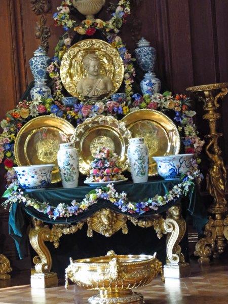 {short description of image}