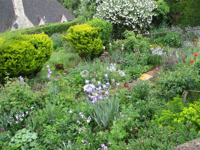 We pass lovely gardens in Sapperton
