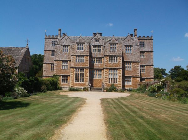 Chasleton House - a Jacobean house built between 1607 and 1612. It has  been owned by the National Trust since 1991 and is a Grade I listed  building.